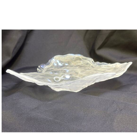 Oyster Shell White Opalescent Art Glass Salad Dessert Candy Plate/Dish-Set of 4 - Picture 2 of 4